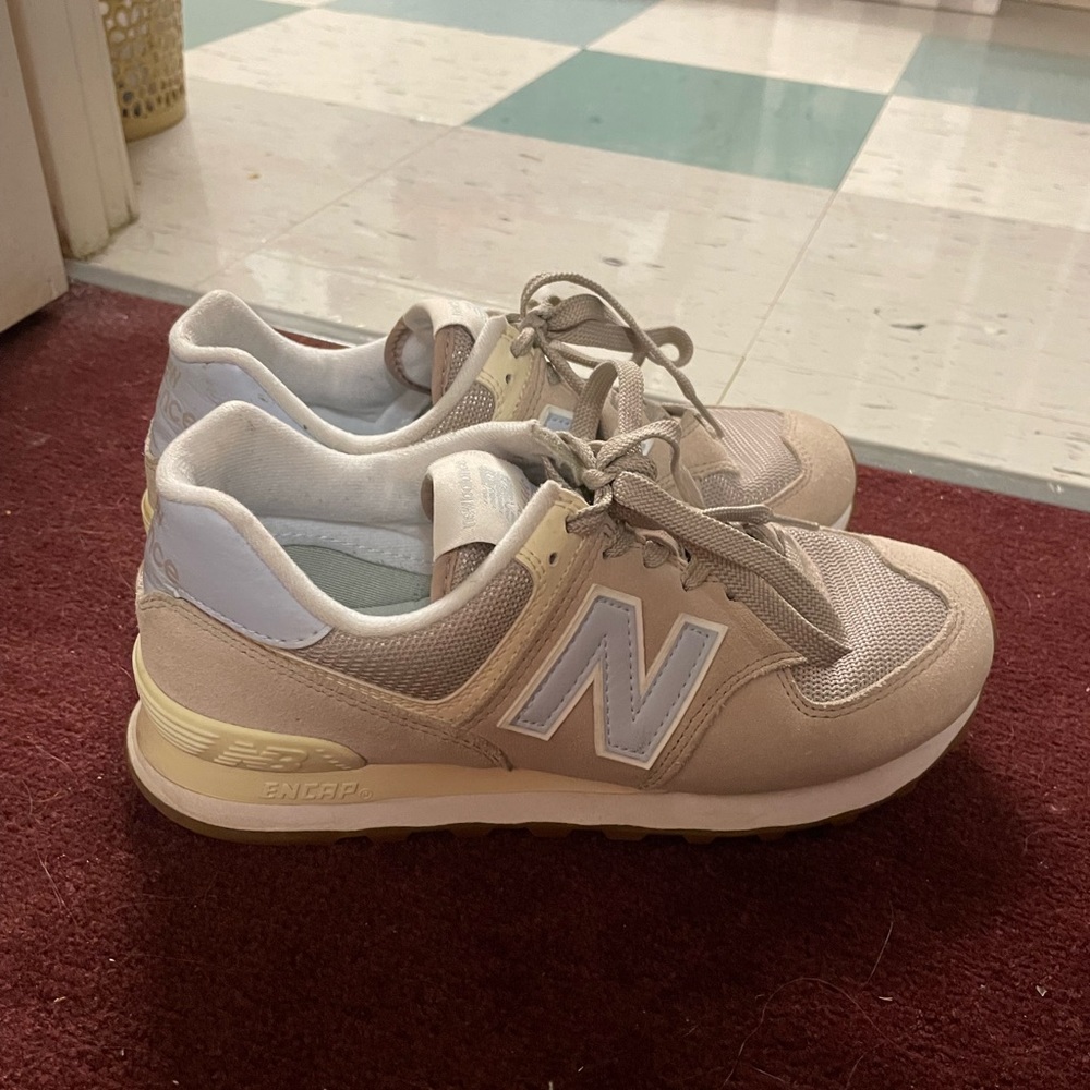 New Balance 574 Size 8